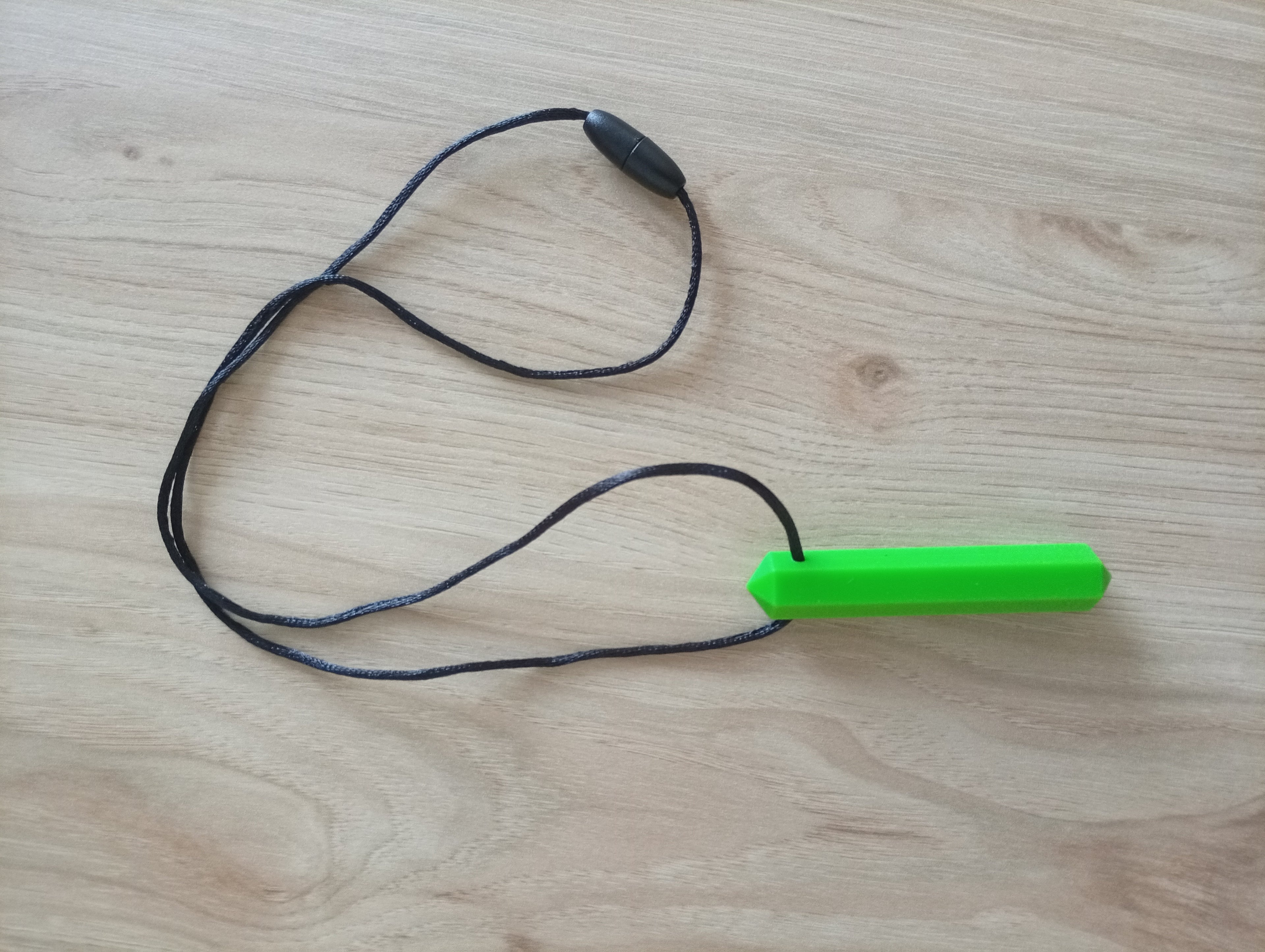 collier à mordre sensoriel en silicone