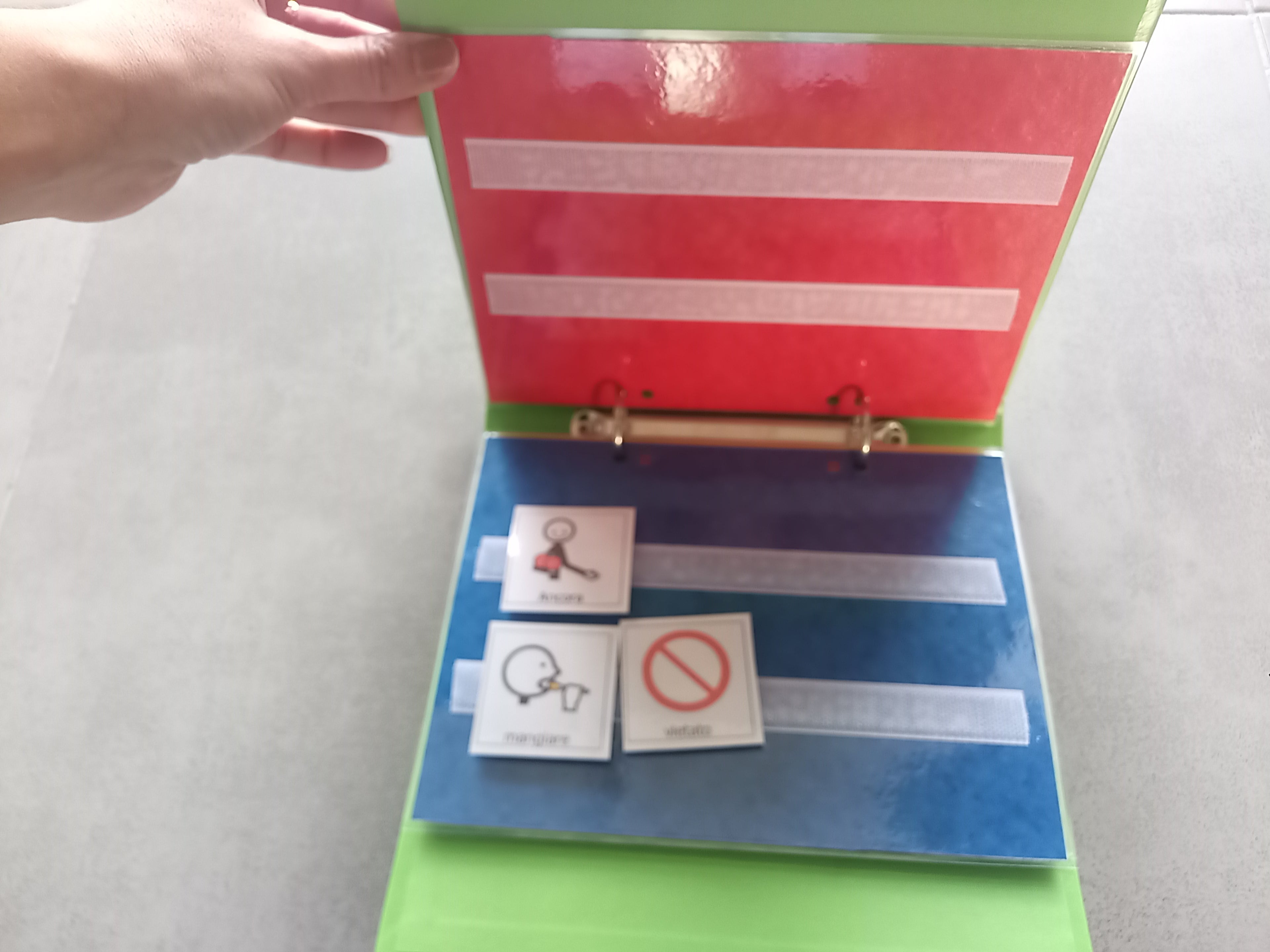 Quaderno comunicazione autismo bambini CAA – supporto visivo PECS Makaton
