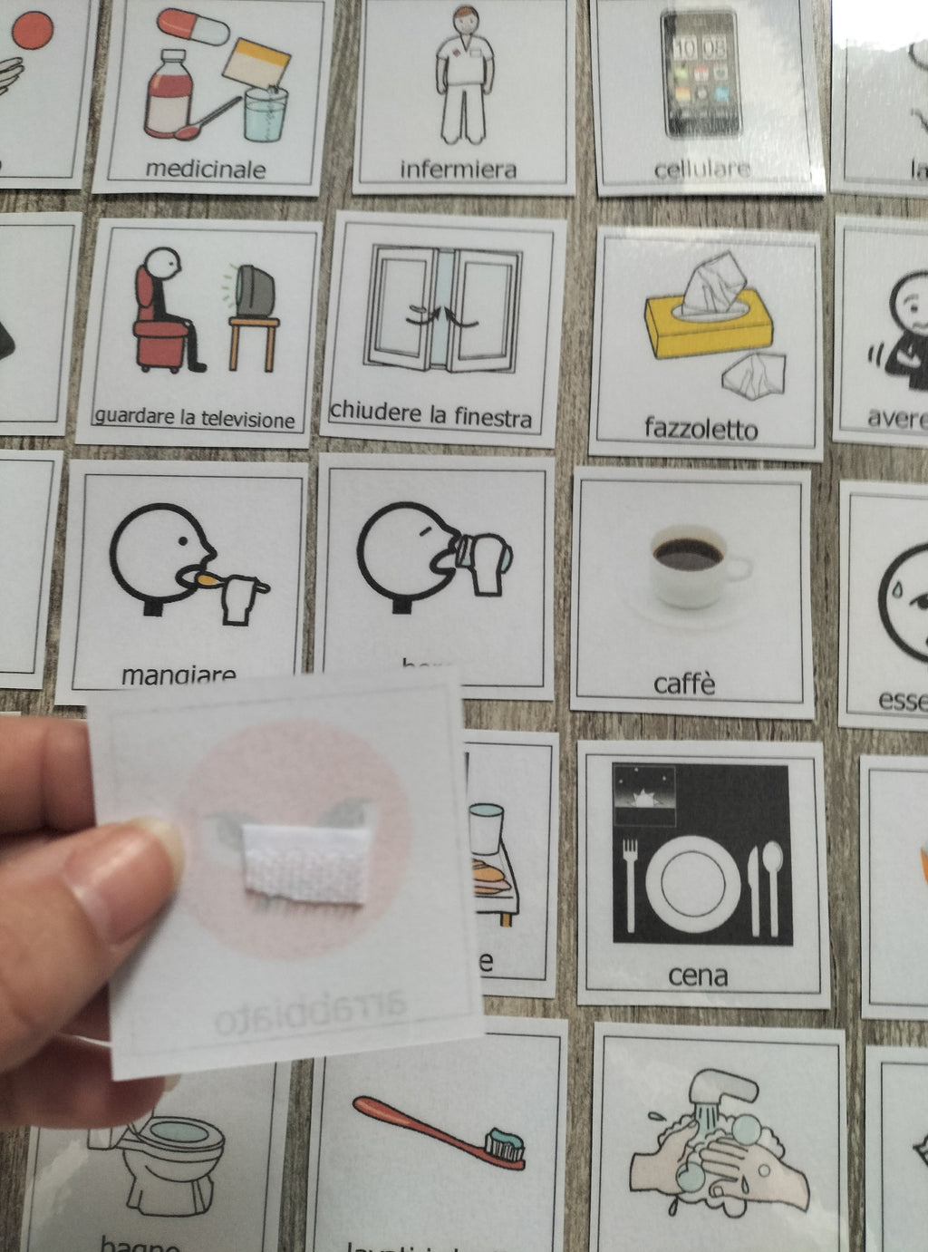 32 Pictogrammi Plastificati con Velcro – Comunicazione CAA per Adulti Non Verbali