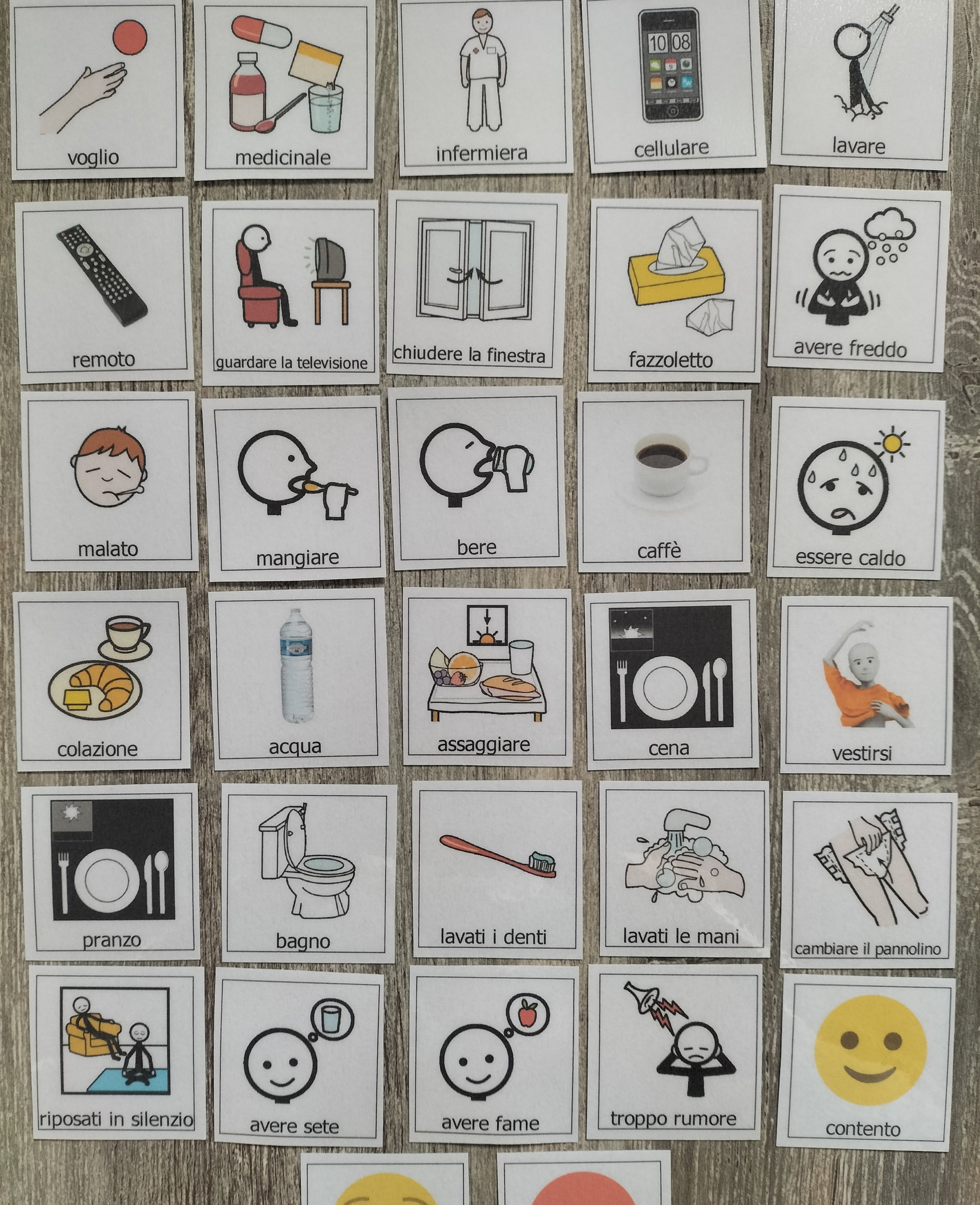 32 Pictogrammi Plastificati con Velcro – Comunicazione CAA per Adulti Non Verbali